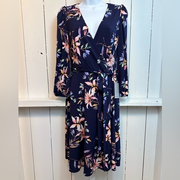NWT NEW Eliza J Women’s Dress Size 2 Navy Floral Pattern Faux Wrap 3/4 Sleeves - Picture 3 of 15